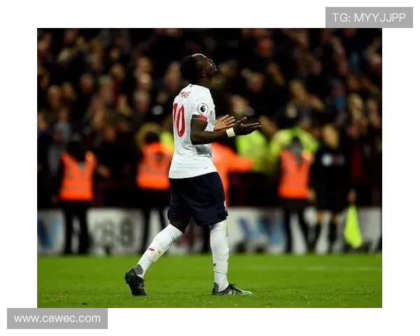 马内的传奇旅程：从非洲草原到欧洲绿茵场的辉煌崛起